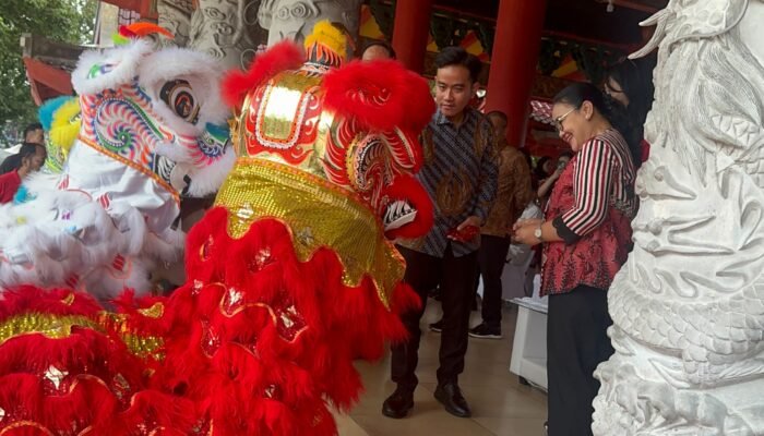 Sambangi Wisata Religi Sam Poo Kong, Wapres Gibran Disambut Atraksi Barongsai