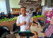 Ketua DPRD : Risiko Tinggi, Jembatan Darurat Amblas Kena Banjir Kini Dibangun Warga