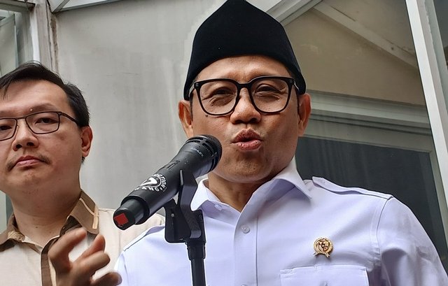 Menteri Koordinator Pemberdayaan Masyarakat (Menko PM), A Muhaimin Iskandar atau dikenal Cak Imin saat melakukan tinjauan di Collabox Creative Space di Jalan Indraprasta Semarang.