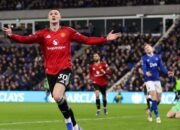 Sesko Bawa Setan Merah Petik Poin Penuh