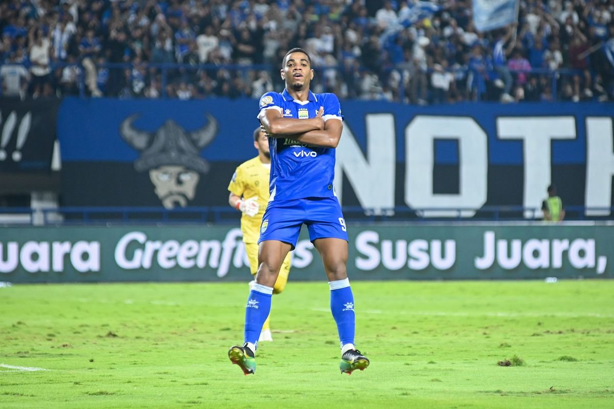 Selebrasi penyerang Persib Bandung Uilliam Barros