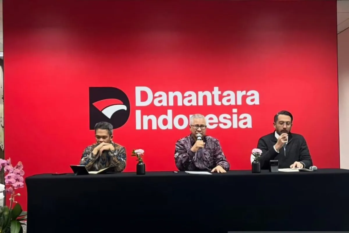 Managing Director Stakeholders Management Danantara Indonesia Rohan Hafas (tengah)