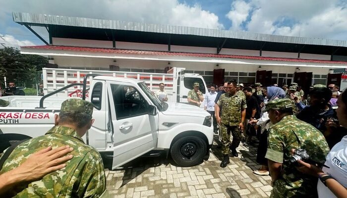 Saat Industri Otomotif Ada Potensi PHK, Agrinas Malah Impor Pickup