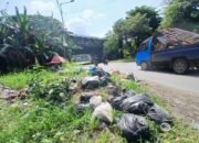 Ruas Jalan Arteri Kaliwungu Jadi Lokasi Pembuangan Sampah Liar