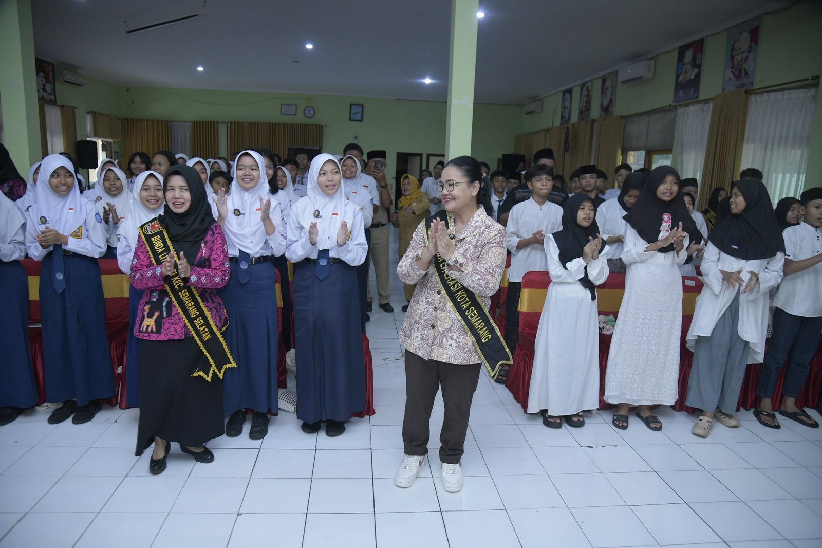 Walikota Semarang, Agustina Wilujeng menyapa para siswa
