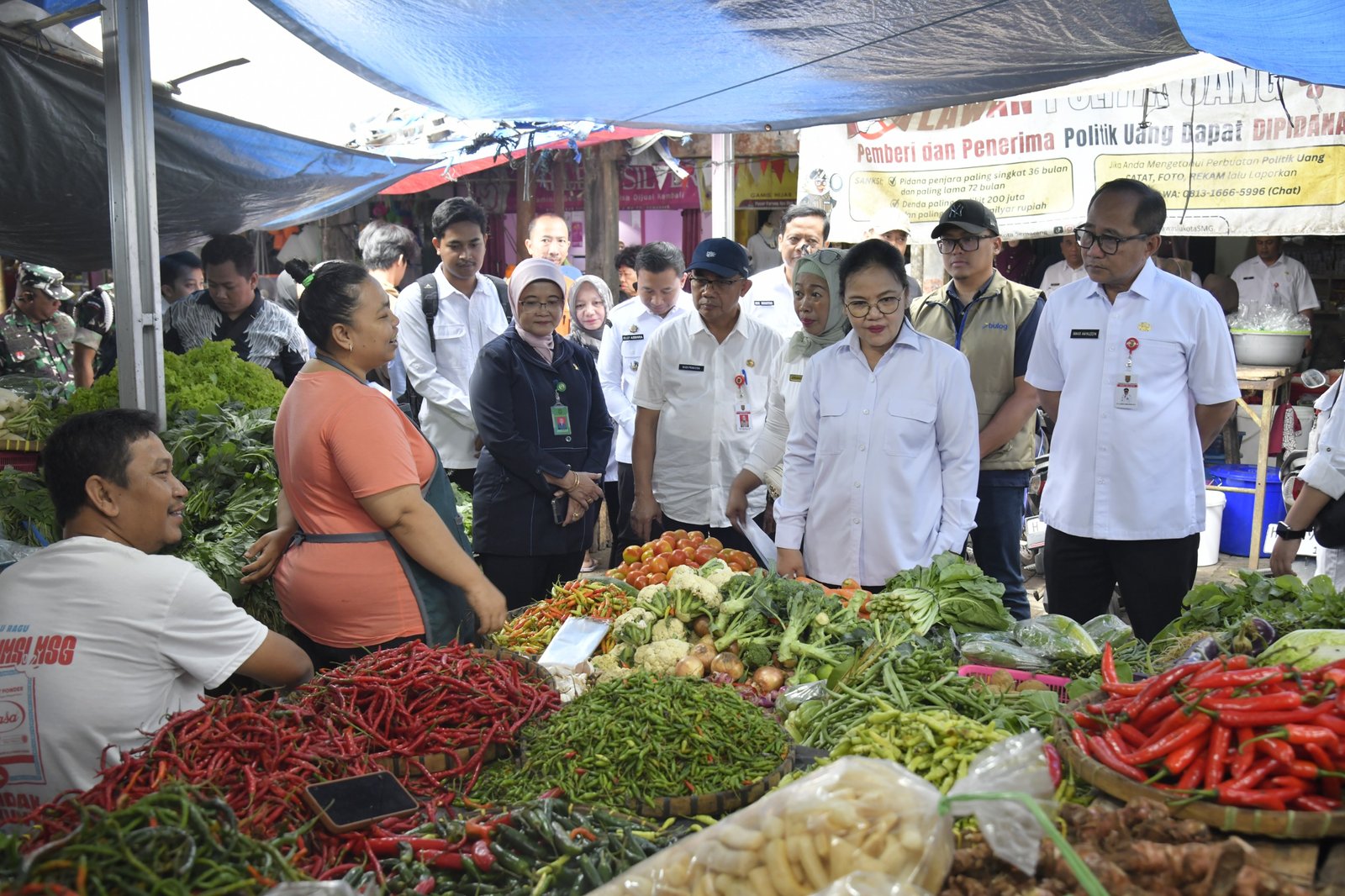 Wali Kota Semarang, Agustina Wilujeng saat meninjau harga pangan memasuki minggu kedua bulan Puasa dan mendekati Lebaran di Superindo