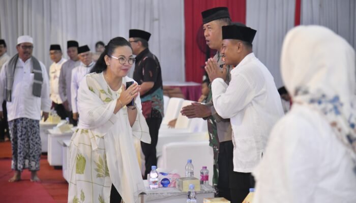 Bersama Masyarakat, Wali Kota Semarang, Agustina Wilujeng Peringati Nuzulul Qur’an