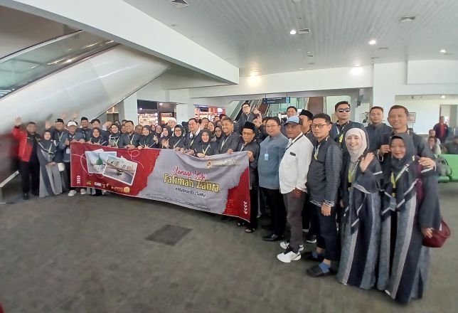 Jamaah Haji Plus dari biro haji Fatimah Zahra