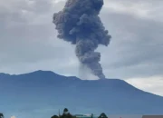 Gunung Marapi di Sumbar Erupsi, Letusan Abu Setinggi 1,6 Kilometer
