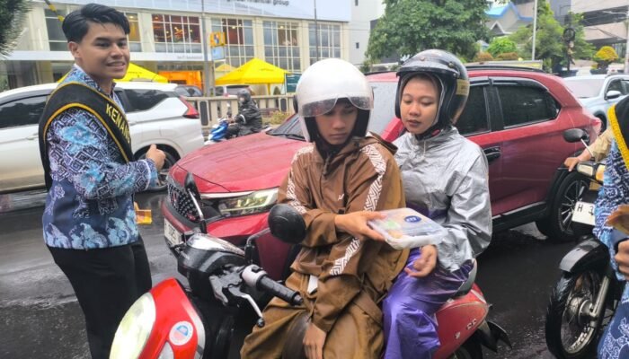 Event Kolaborasi MCS, SSH, dan H3S Kompak Turun ke Jalan Bagikan 1000 Paket Takjil