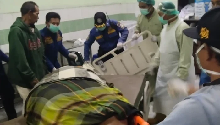Wanita Berbobot 400 Kg di Gresik Meninggal di Rumah Sakit, Damkar Bantu Proses Evakuasi
