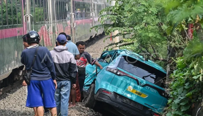 Kecelakaan KA, Kemenhub Bentuk Tim Dalami Keterlibatan Taksi Green SM