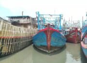 Buntut BBM Langka, Ribuan Nelayan Cirebon Berhenti Melaut Selama Sebulan