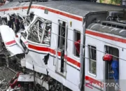 Korban Tewas Kecelakaan KRL di Bekasi Timur Bertambah Jadi 16 Orang