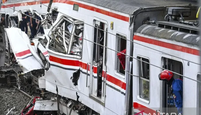 Korban Tewas Kecelakaan KRL di Bekasi Timur Bertambah Jadi 16 Orang