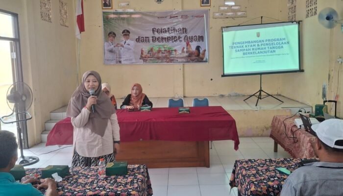 Dewan Dorong Kemandirian Ekonomi Warga Mlatibaru Semarang dengan Beternak Ayam KUB