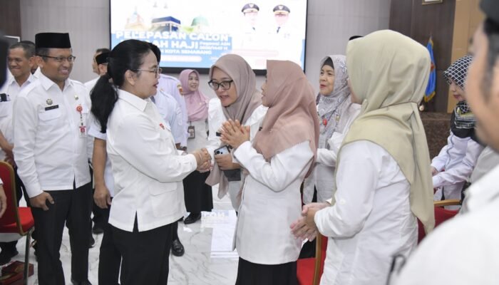 Lepas Keberangkatan 63 ASN ke Tanah Suci, Wali Kota Agustina Tekankan Peran Teladan dan Pelayanan Jemaah