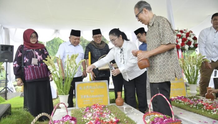 Ziarah ke Makam Pendahulu, Wali Kota Agustina Tegaskan Komitmen Merawat Jejak Sejarah Kota