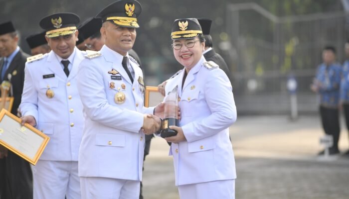 Walikota Semarang Agustina Terima Dua Penghargaan di Hari Otonomi Daerah