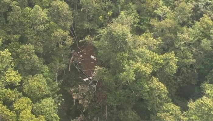 Serpihan Heli PK-CFX Ditemukan, Delapan Orang Korban Belum Bisa Dipastikan