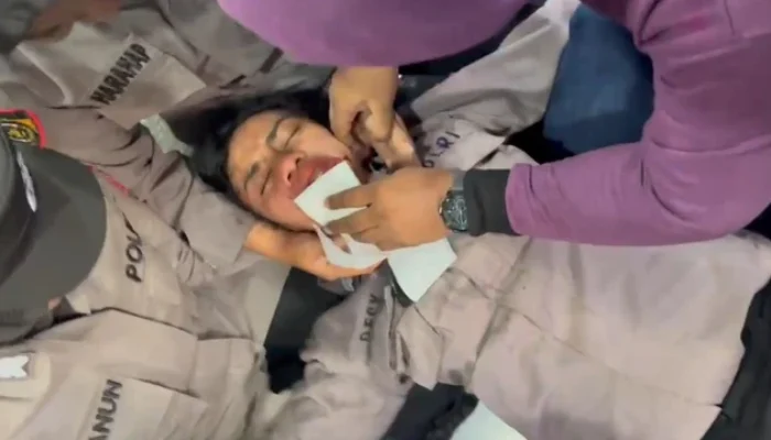 Lima Polisi Terluka, Satu Polwan Pingsan Usai Demo Ricuh di Kantor Gubernur Kaltim