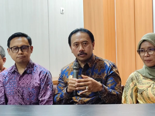 Wakil Rektor Bidang Kemahasiswaan, Alumni, dan Kerja Sama UPNVY Dr. Hendro Widjanarko