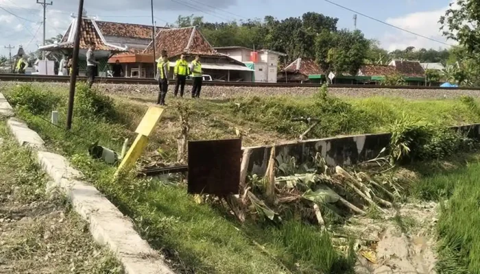 Olah TKP Avanza Tertabrak KA Argo Bromo Anggrek di Grobogan, Polisi Sebut Ada Dugaan Terhalang Kabut