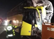 Bus Rombongan Pelajar SMPN 2 Brangsong Kendal Kecelakaan di Tol Cipali, Kernet Tewas