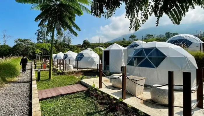 Glamping ala Rumah Eskimo Kutub Utara Jadi Tempat Wisata Favorit di Wonosobo
