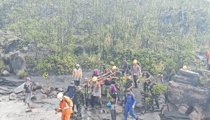 Tim SAR Temukan Satu Jenazah Perempuan Pendaki Gunung Dukono