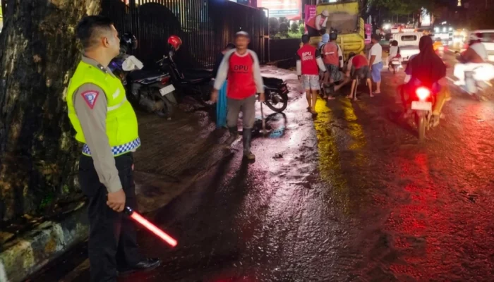 Diterjang Banjir Bandang, Seorang Lansia di Mangkang Semarang Hanyut