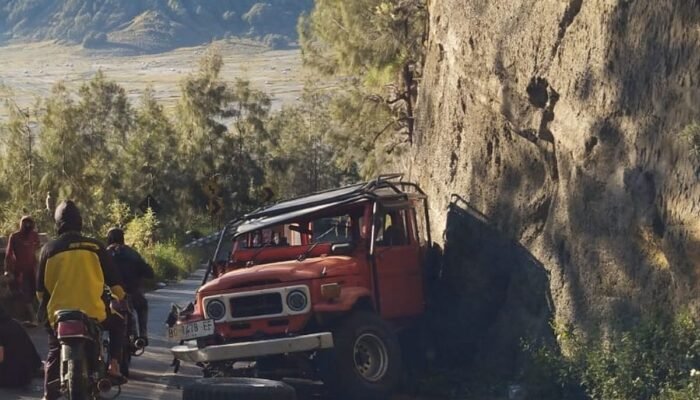 Jip Wisata di Bromo Alami Kecelakaan, Dua Penumpang Meninggal dan Tiga Luka-luka