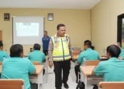 Tingkatkan Keselamatan, Pengemudi Taksi Green SM Diberi Pelatihan dari Korlantas Polri