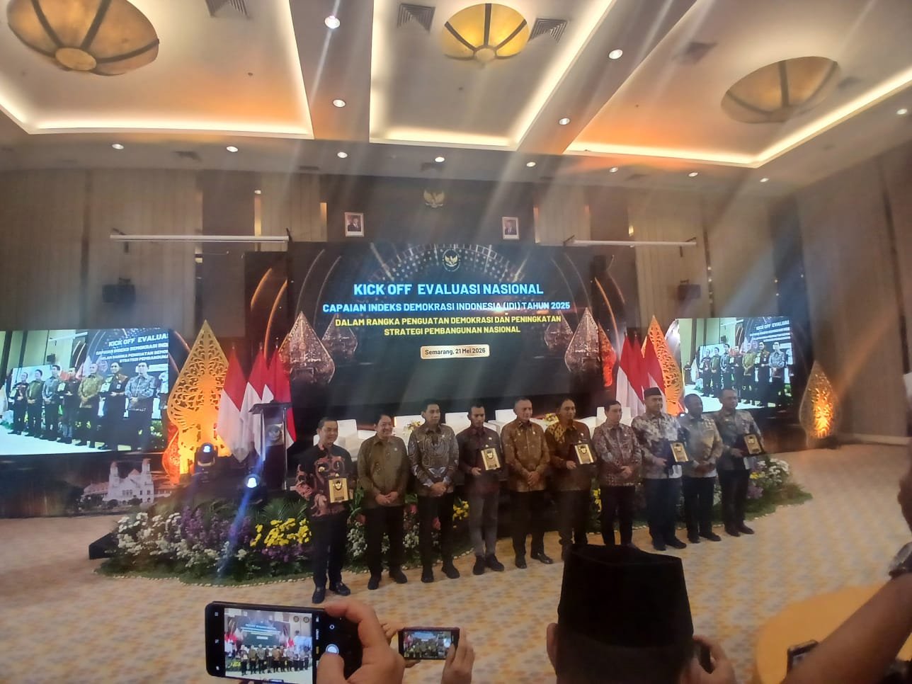 Acara Kick Off Evaluasi Nasional "Capaian Indeks Demokrasi Indonesia (IDI) tahun 2025" di Hotel Horison Ultima Sentraland Semarang, Kamis (21/5/2026).