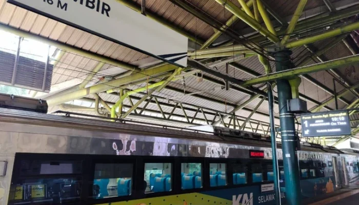 Bakal Layani Penumpang KRL, Menhub Sebut Renovasi Stasiun Gambir Ditarget Rampung 2028