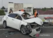 Hilang Kendali Diduga Picu Tabrakan Beruntut di Tol Becakayu, Delapan Orang Terluka