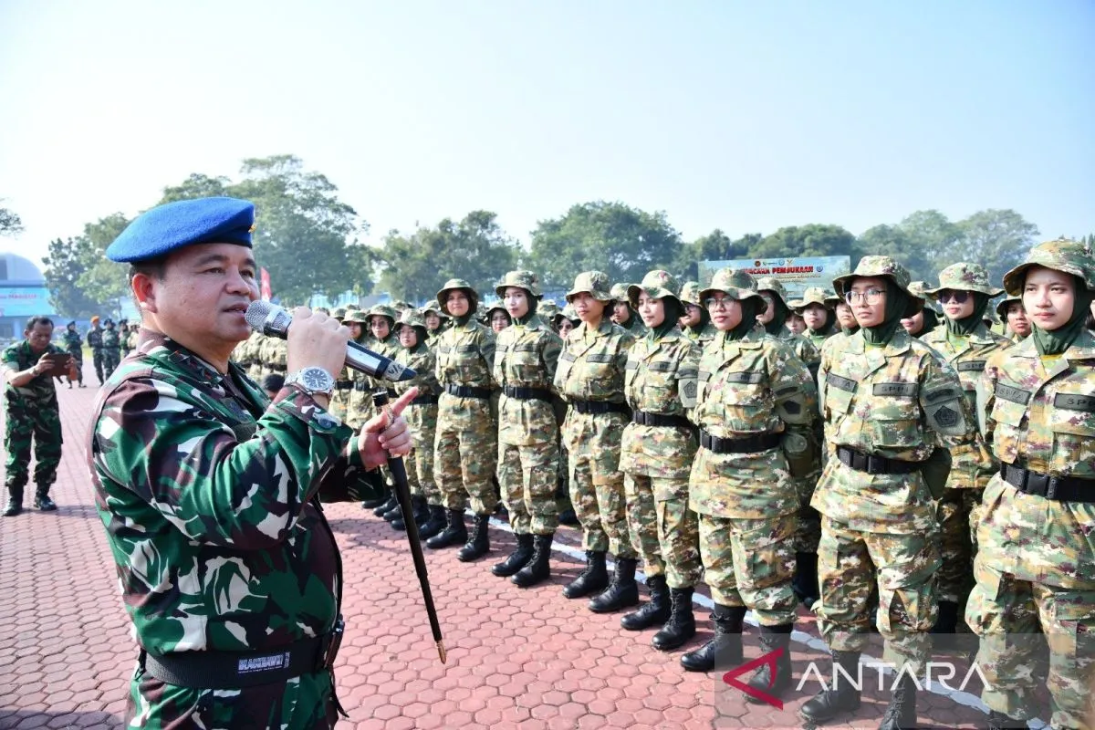 Peserta latsarmil dari pengelola KDMP dan KNMP mengikuti upacara pembukaan pelatihan diklat di lapangan Dirgantara AAU, Yogyakarta,