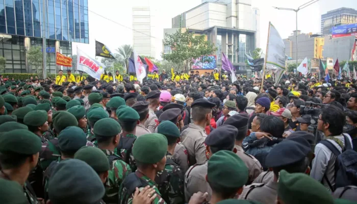 Gelombang Demo Mahasiswa di DPR, Ruas Tol Dalam Kota Sempat Ditutup