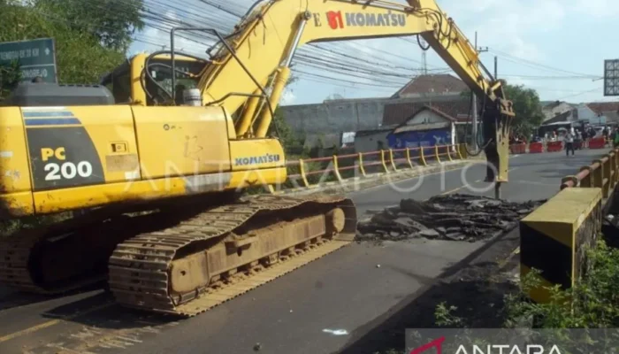 Perbaikan Jembatan Gondang, Akses Jalan Nasional Tulungagung-Trenggalek Ditutup Total