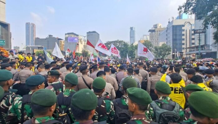 Mahasiswa Kaget TNI Ikut Jaga Demo: Fungsi Mereka Pertahanan, Bukan Keamanan