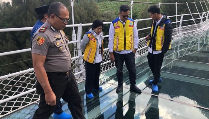 Resmi Dibuka Umum, Jembatan Kaca Bromo Dibangun Sepanjang 130 Meter