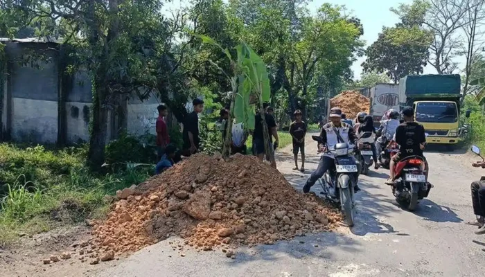 Alasan Pemprov Jateng Hanya Bisa Aspal Jalan Randublatung-Cepu 0,5 KM, Harga Aspal Meroket