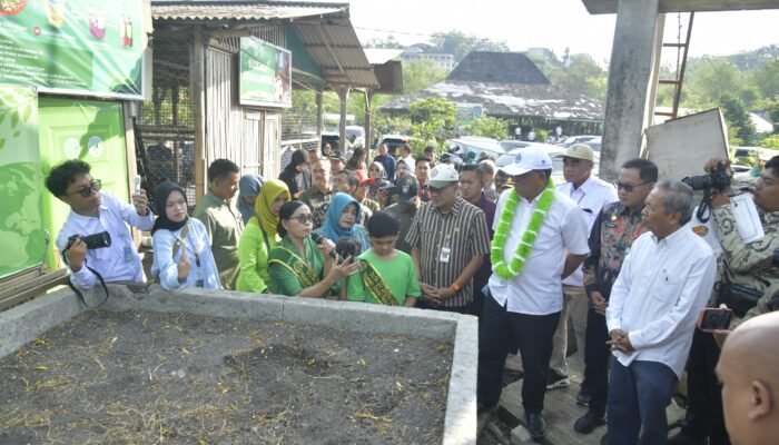 Menteri Lingkungan Hidup Apresiasi Inovasi Pengelolaan Sampah Warga Bulusan, Jadi Contoh Ekonomi Sirkular Berbasis Masyarakat