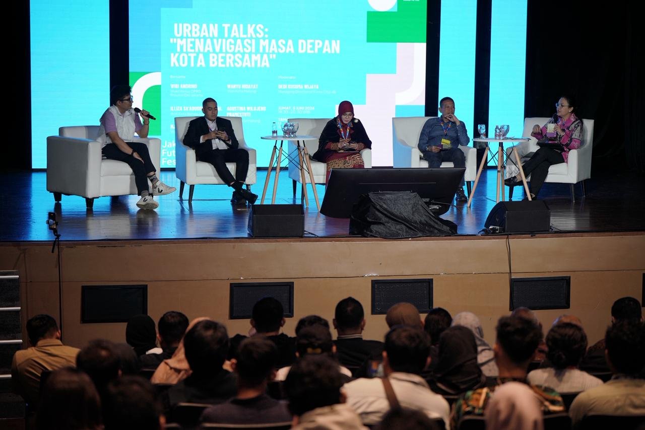 Walikota Semarang, Agustina Wilujeng saat menjadi narasumber dalam diskusi panel Urban Talks pada ajang Jakarta Future Festival (JFF) 2026 di Taman Ismail Marzuki (TIM) Jakarta.