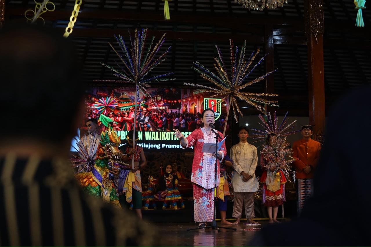 Walikota Semarang meninjau gelar seni dan budaya Kota Semarang di TMII Jakarta