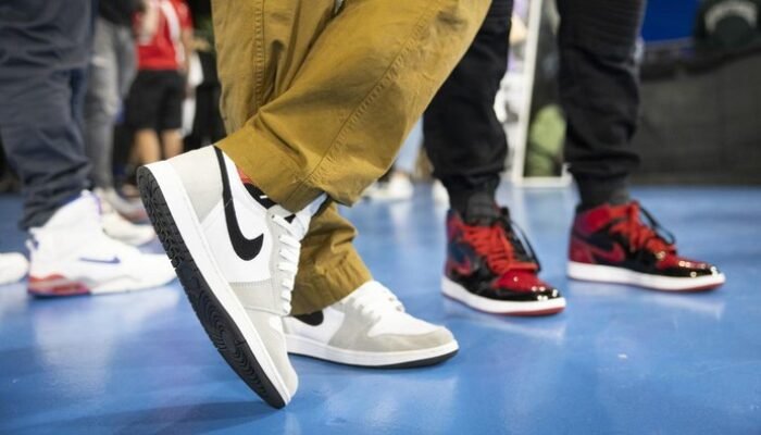 Bahan Baku Terlambat, 4.000 Buruh Pabrik Sepatu Nike di Bandung Terpaksa Dirumahkan