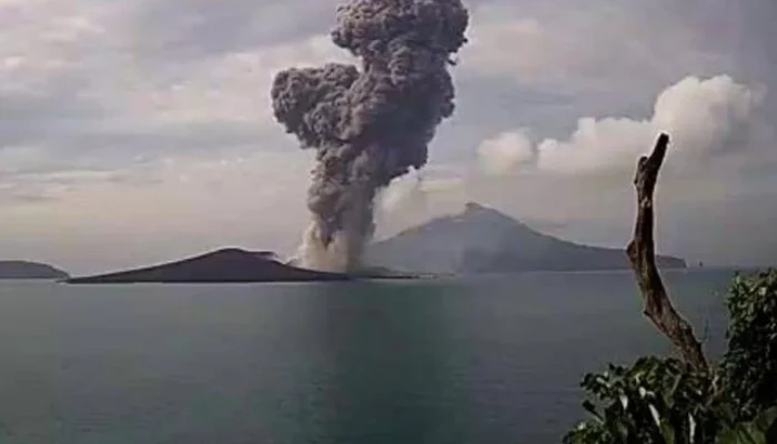 Status Gunung Anak Krakatau Naik Jadi Siaga, di Radius 3 Kilometer Steril Aktivitas Warga