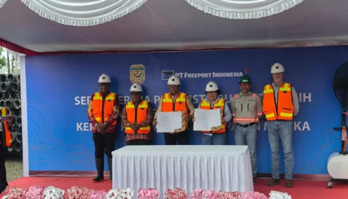 Jangkau Akses Air Bersih Warga, Freeport Hibahkan 11 KM Pipa ke Pemkab Mimika