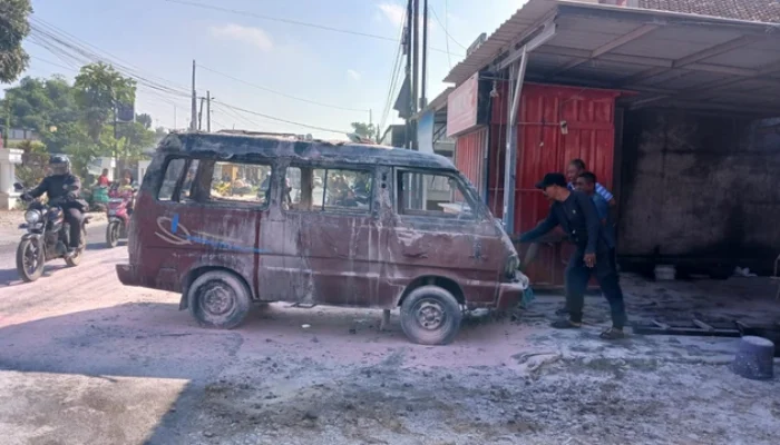Usai Isi BBM di SPBU, Mobil di Pati Hangus Terbakar
