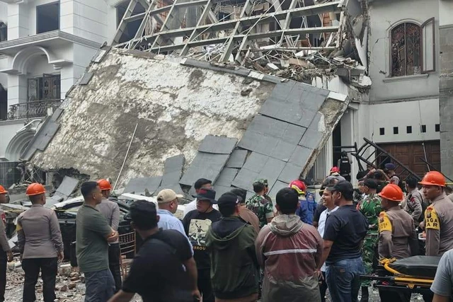 Kondisi rumah yang hancur akibat insiden ledakan